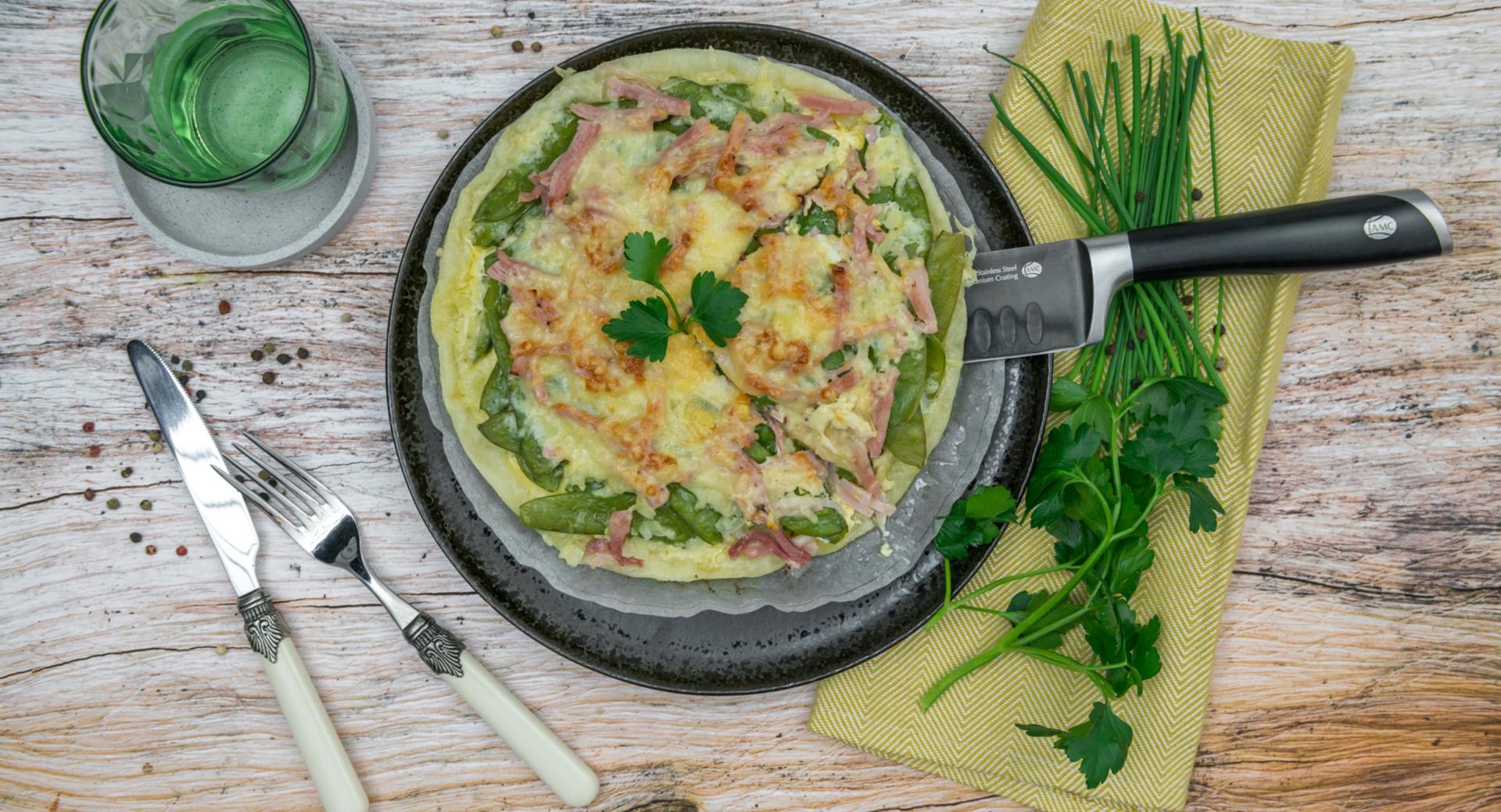 Torta salata di taccole e prosciutto