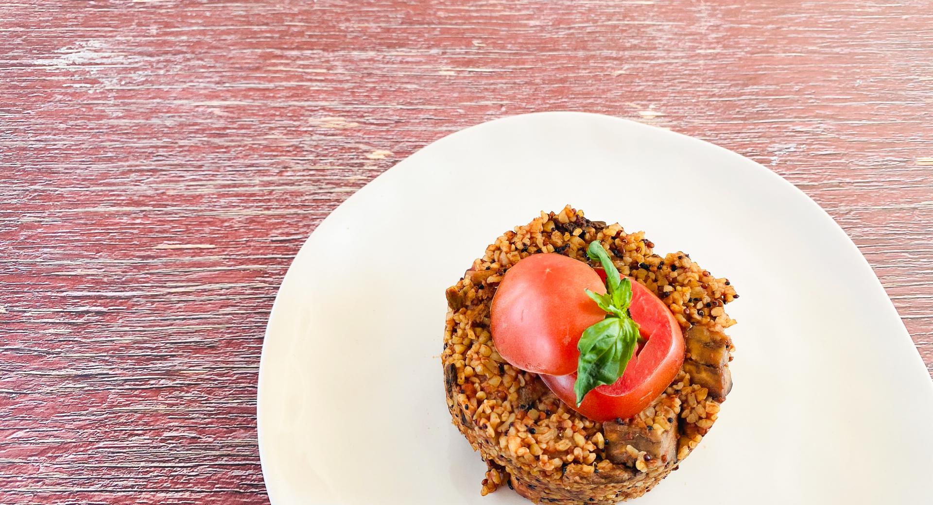 Bulgur con ragù di melanzane e porcini