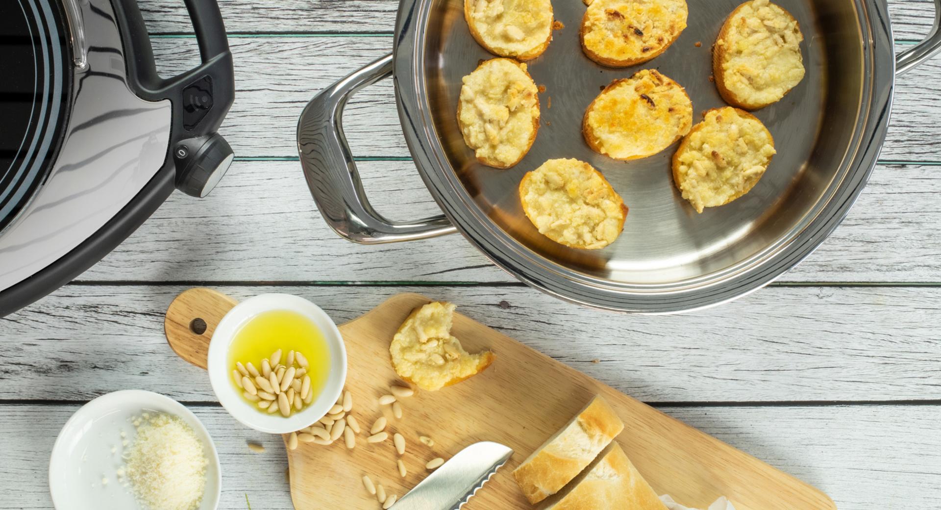 Crostini al parmigiano