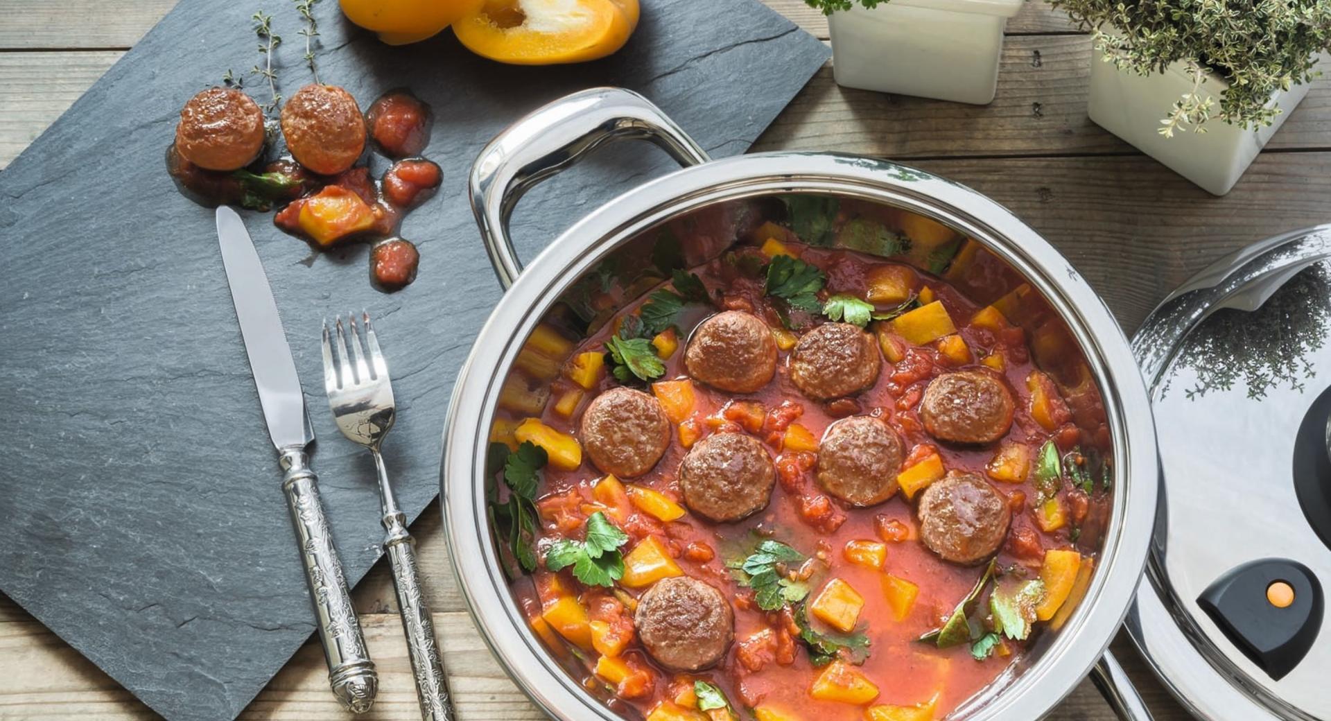 Polpette di carne con salsa al pomodoro