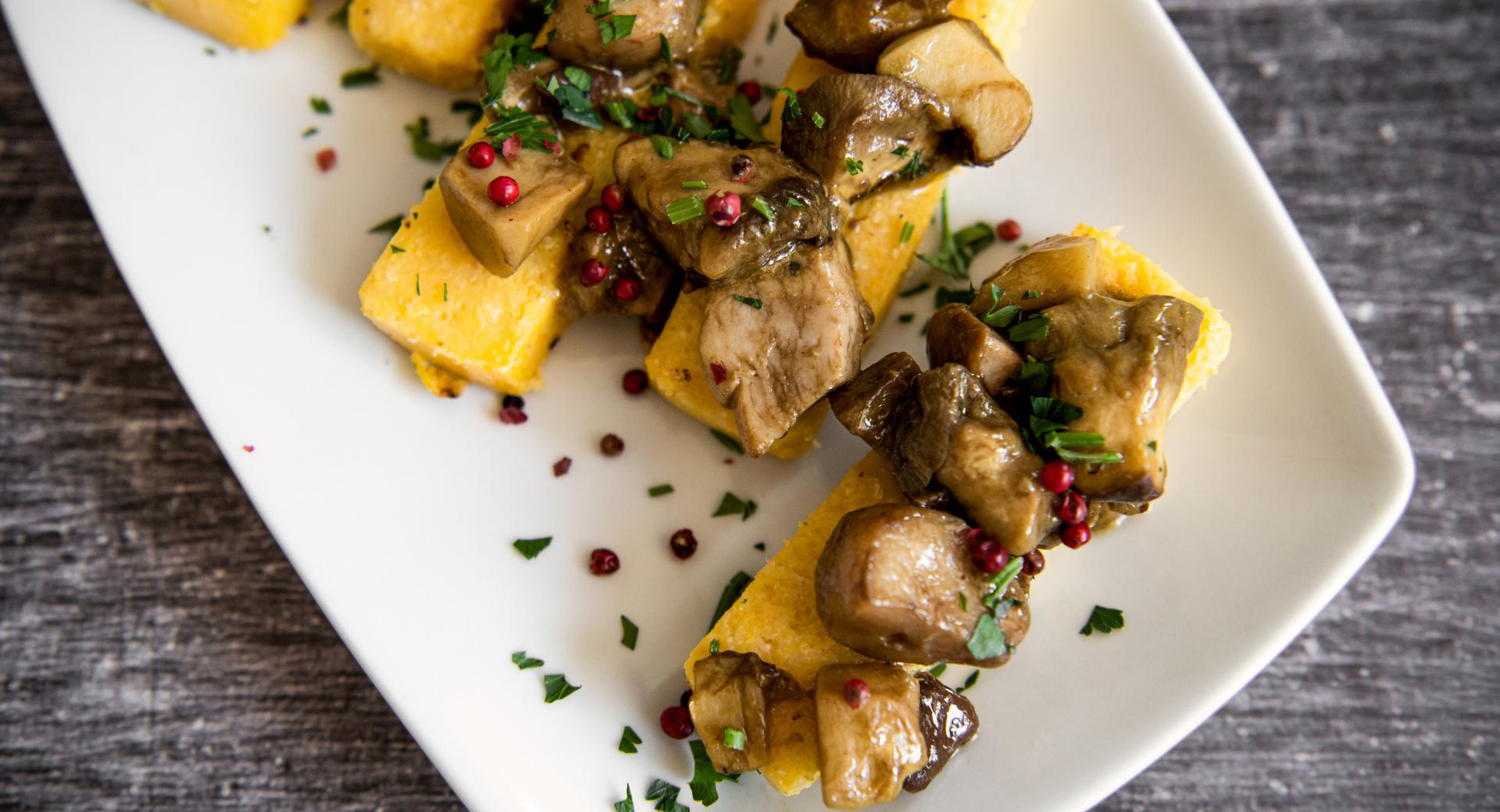 Polenta grigliata e funghi trifolati