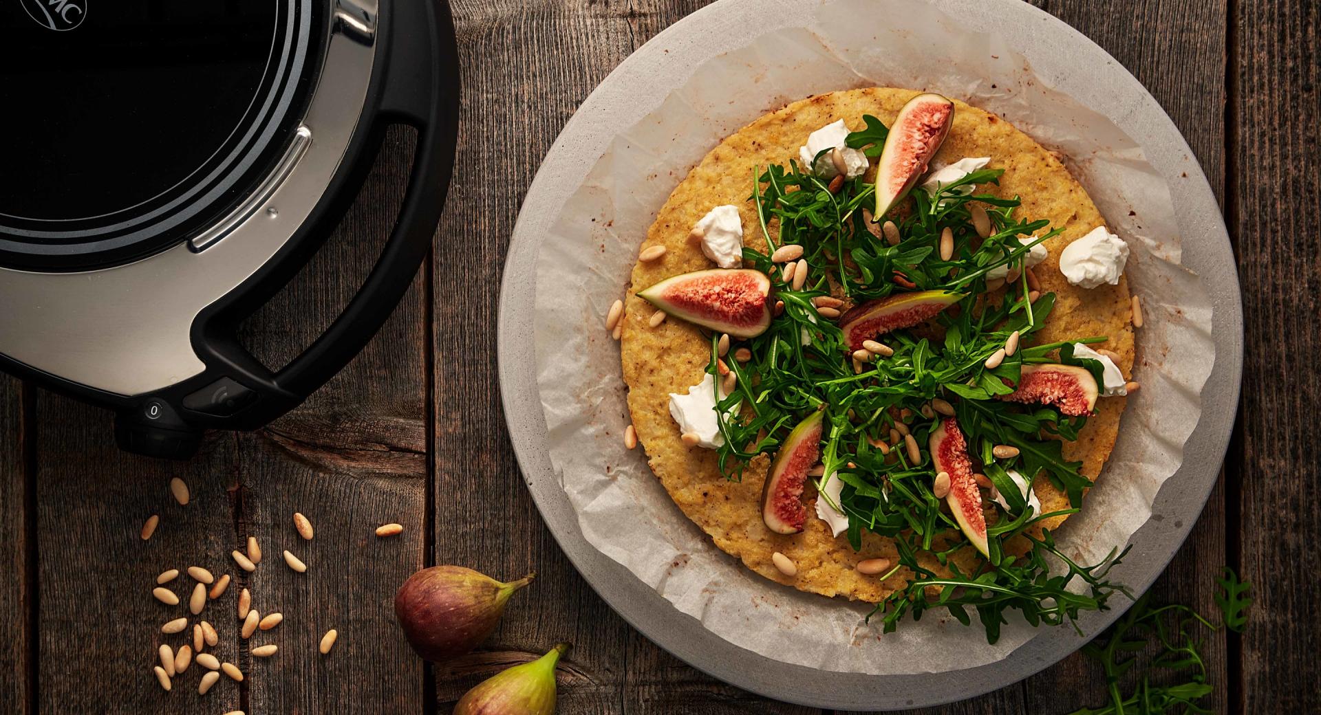 Pizza al cavolfiore con formaggio di capra