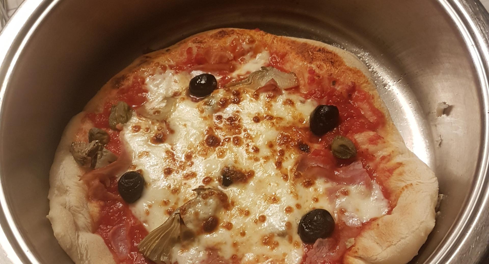 Pizza capricciosa