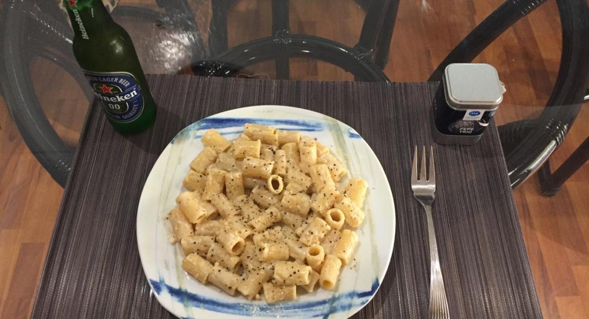 MEZZE MANICHE Cacio e pepe alla Romana