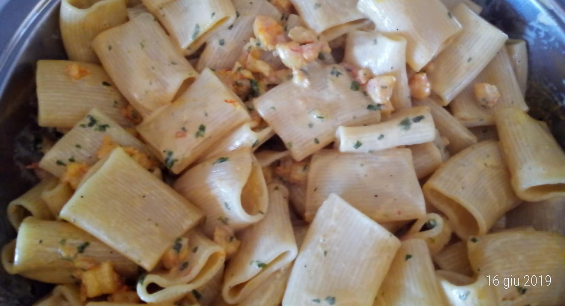 Paccheri con gamberi e zafferano