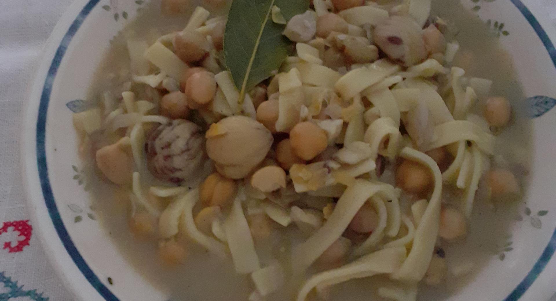 Pappardelle ceci e castagne 