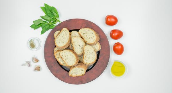 Disporre gli ingredienti sul piano.