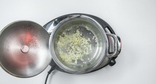 Al suono di Audiotherm, abbassare Navigenio a livello 2, aggiungere il riso e proseguire la cottura.