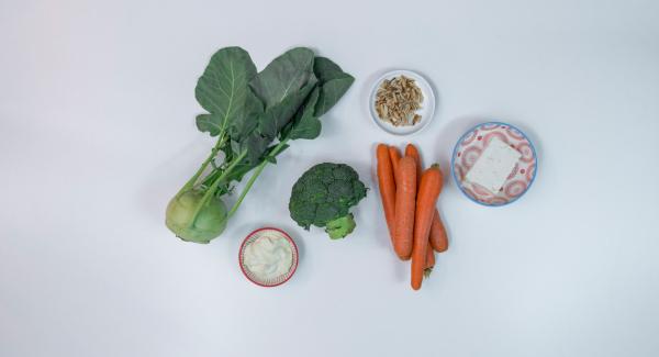 Disporre gli ingredienti sul piano.