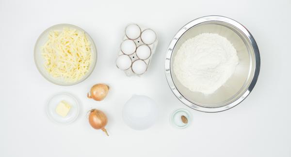 Disporre gli ingredienti sul piano.