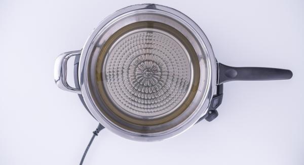 Versare l'olio all'interno della Padella Arcobaleno, coprirla con il coperchio e posizionarla su Navigenio impostato a livello 6. Accendere Audiotherm, applicarlo su Visiotherm e ruotarlo finchè compare il simbolo "carne".