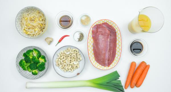 Disporre gli ingredienti sul piano.