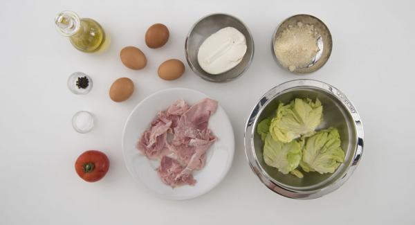 Disporre gli ingredienti sul piano.