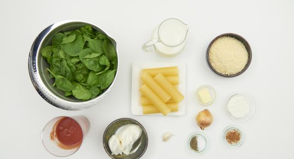 Disporre gli ingredienti sul piano.