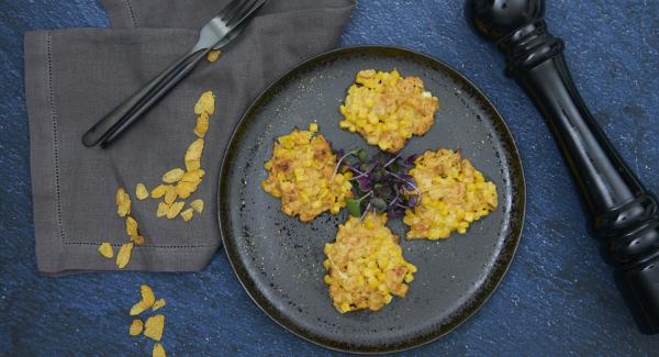 Cuocere le altre frittelle allo stesso modo. Se necessario aumentare il tempo di cottura.