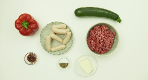 Disporre gli ingredienti sul piano.