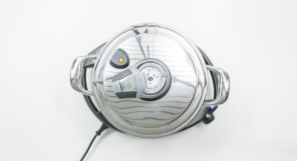 Impostare Navigenio in modalità "A". Posizionare Audiotherm sulla finestra "vapore" dopo aver impostato un tempo di cottura di 8 minuti. Impostare Navigenio in modalità "A". Posizionare Audiotherm sulla finestra "vapore" dopo aver impostato un tempo di cottura di 8 minuti.