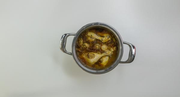 Al suono di Audiotherm, posizionare l'Unità nel suo coperchio capovolto e attendere l'apertura di Secuquick. Mescolare la salsa con la maizena,  aggiustare di pepe e servire.