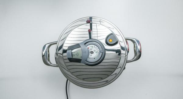 Inserire l’Inserto 2 in 1, chiudere con EasyQuick e impostare Navigenio in modalità "A". Posizionare Audiotherm sulla finestra "vapore" dopo aver impostato un tempo di cottura di 10 minuti. Inserire l’Inserto 2 in 1, chiudere con EasyQuick e impostare Navigenio in modalità "A". Posizionare Audiotherm sulla finestra "vapore" dopo aver impostato un tempo di cottura di 10 minuti.