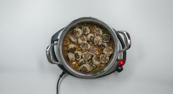 Rimettere le polpette nell'Unità.