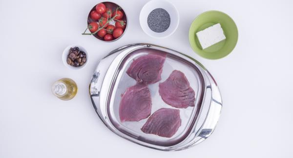Disporre gli ingredienti sul piano.
