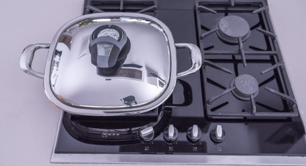 Coprire Arondo con il coperchio e con l’ausilio di Audiotherm riscaldare fino alla finestra “carne”. Al suono di Audiotherm adagiare i filetti all’interno di Arondo, premere leggermente e riposizionare Audiotherm sulla finestra “carne”. Al raggiungimento dei 90°C, girare i filetti e completare la cottura a proprio gradimento. Coprire Arondo con il coperchio e con l’ausilio di Audiotherm riscaldare fino alla finestra “carne”. Al suono di Audiotherm adagiare i filetti all’interno di Arondo, premere leggermente e riposizionare Audiotherm sulla finestra “carne”. Al raggiungimento dei 90°C, girare i filetti e completare la cottura a proprio gradimento.