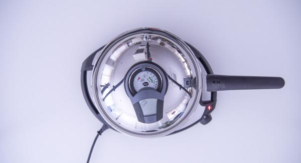 Inserire i fagottini all’interno della Padella Arcobaleno Prestige 24 cm e posizionarla su Navigenio impostato a livello 6 con Audiotherm posizionato sulla finestra “carne”. Inserire i fagottini all’interno della Padella Arcobaleno Prestige 24 cm e posizionarla su Navigenio impostato a livello 6 con Audiotherm posizionato sulla finestra “carne”.