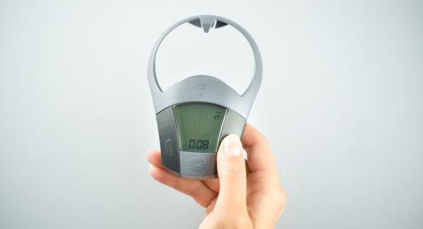 Posizionare l’Unità di cottura su Navigenio impostato sul programma automatico “A”. Inserire un tempo di cottura di ca. 8 minuti su Audiotherm e ruotarlo finché compare il simbolo “vapore”. Posizionare l’Unità di cottura su Navigenio impostato sul programma automatico “A”. Inserire un tempo di cottura di ca. 8 minuti su Audiotherm e ruotarlo finché compare il simbolo “vapore”.