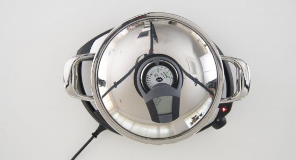 Posizionare l'Unità di cottura vuota su Navigenio impostato a livello 6. Accendere Audiotherm, applicarlo su Visiotherm e ruotarlo finchè compare il simbolo "carne". Posizionare l'Unità di cottura vuota su Navigenio impostato a livello 6. Accendere Audiotherm, applicarlo su Visiotherm e ruotarlo finchè compare il simbolo "carne".