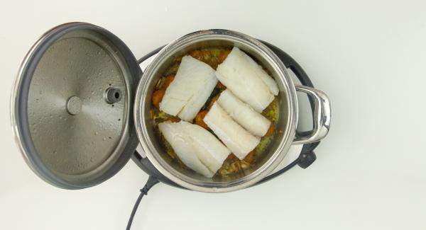 Impostare nuovamente la funzione automatica A su Navigenio e inserire 2 minuti di tempo di cottura su Audiotherm. Applicare su Visiotherm e girare finchè compare il simbolo "vapore". Impostare nuovamente la funzione automatica A su Navigenio e inserire 2 minuti di tempo di cottura su Audiotherm. Applicare su Visiotherm e girare finchè compare il simbolo "vapore".