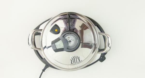 Impostare nuovamente la funzione automatica A su Navigenio e inserire 2 minuti di tempo di cottura su Audiotherm. Applicare su Visiotherm e girare finchè compare il simbolo "vapore". Impostare nuovamente la funzione automatica A su Navigenio e inserire 2 minuti di tempo di cottura su Audiotherm. Applicare su Visiotherm e girare finchè compare il simbolo "vapore".