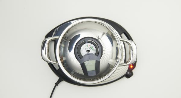 Mettere cipolla e aglio nell’Unità. Impostare Navigenio a livello 6 e scaldare l’Unità fino alla finestra “carne” con l’ausilio di Audiotherm applicato su Visiotherm. Mettere cipolla e aglio nell’Unità. Impostare Navigenio a livello 6 e scaldare l’Unità fino alla finestra “carne” con l’ausilio di Audiotherm applicato su Visiotherm.