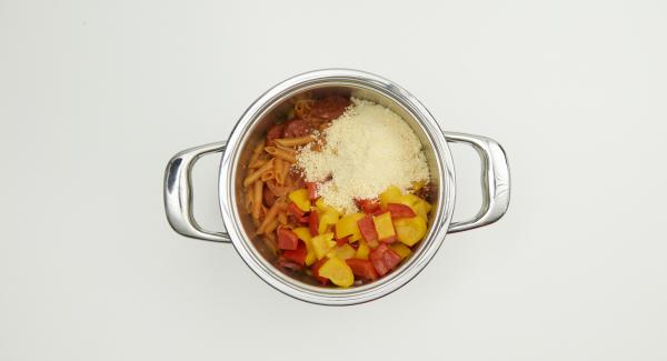 Al suono di Audiotherm, posizionare l’Unità nel suo coperchio capovolto e attendere l’apertura di Secuquick. Togliere la foglia di alloro, spolverare con il parmigiano e aggiungere i peperoni tagliati in precedenza. Insaporire con sale, pepe e olio d’oliva. Al suono di Audiotherm, posizionare l’Unità nel suo coperchio capovolto e attendere l’apertura di Secuquick. Togliere la foglia di alloro, spolverare con il parmigiano e aggiungere i peperoni tagliati in precedenza. Insaporire con sale, pepe e olio d’oliva.