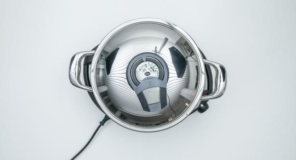 Collocare l’unità di cottura su Navigenio impostato a livello 6. Accendere Audiotherm, applicarlo su Visiotherm e ruotarlo fino a visualizzare il simbolo “carne”.