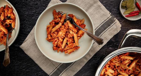 Penne con ragù di lenticchie