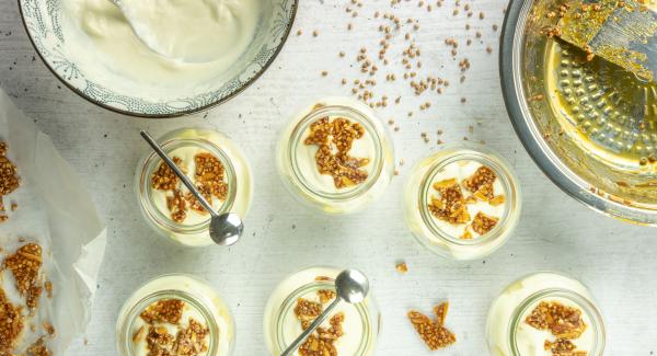 Dessert di yogurt e mele