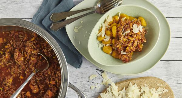 Gnocchi di zucca con ragù alla bolognese
