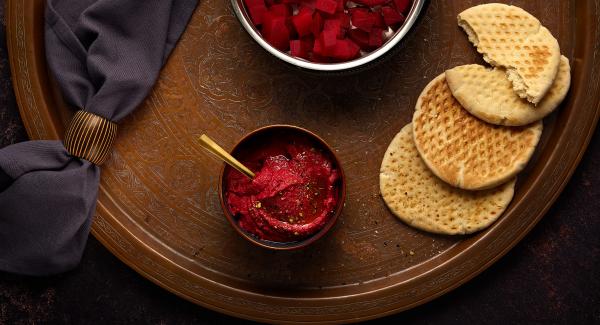Hummus di barbabietola