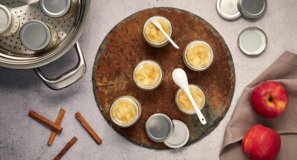 Yogurt con mele e cannella
