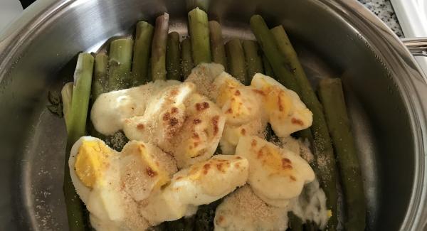 Asparagi gratinati con uova sode