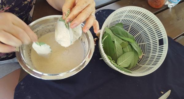 Nel frattempo prendere la Padella arcobaleno Prestige da 28 e versare l'olio 1 litro all'interno chiudere il coperchio e posizionare Navigenio in "A" e Audiotherm zona "Carne"