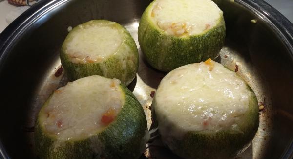 Cucinare le zucchine 15 min con coperchio normale alla finestra "carota".