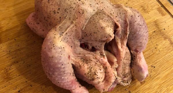 Cospargere il pollo con AMC Pepe Trio