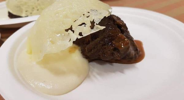 Pezzata rossa, spuma di patate e cupola di montasio
