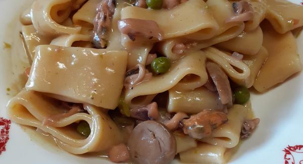 Mantecate a fine cottura con Intenso Amc e olio. Mantecate a fine cottura con Intenso Amc e olio.